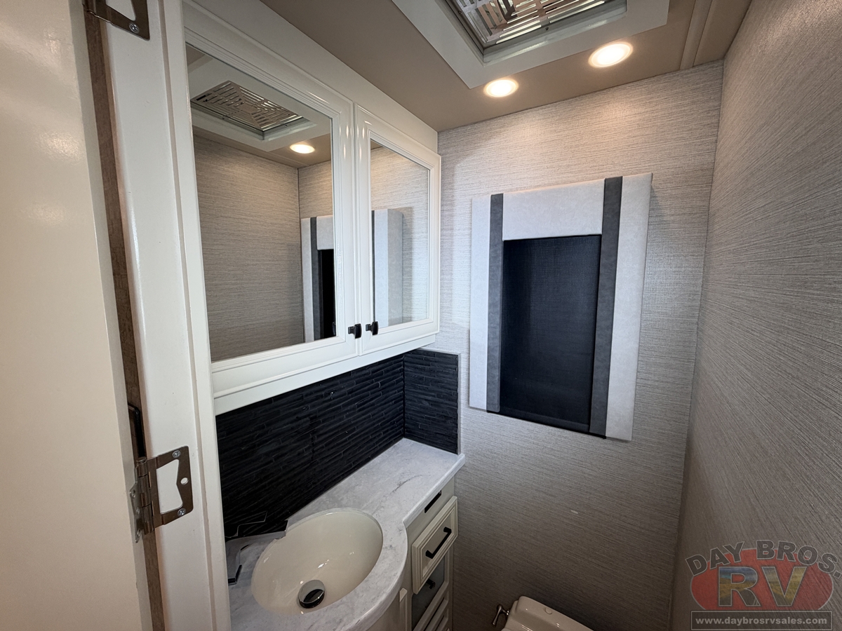 2022 Tiffin Motorhomes Allegro Bus Motorhome