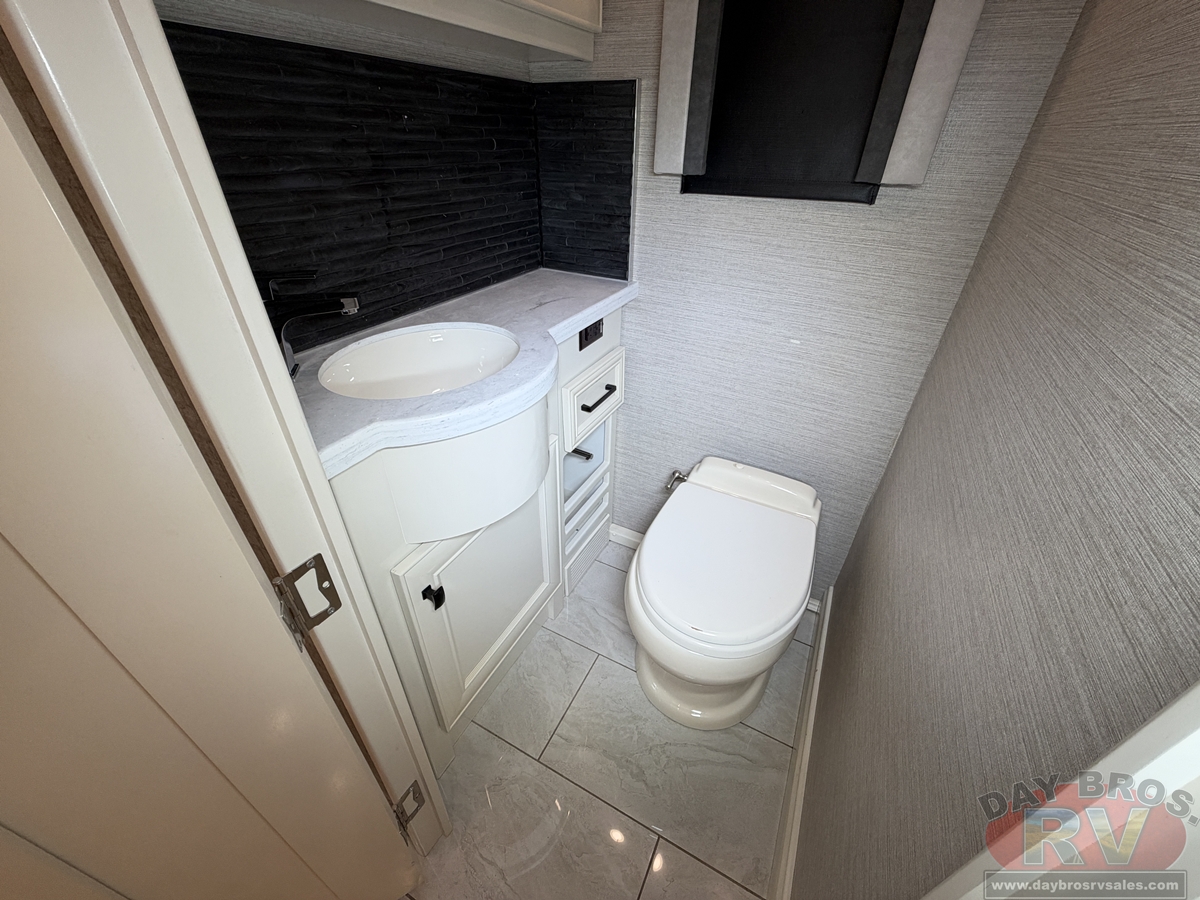 2022 Tiffin Motorhomes Allegro Bus Motorhome