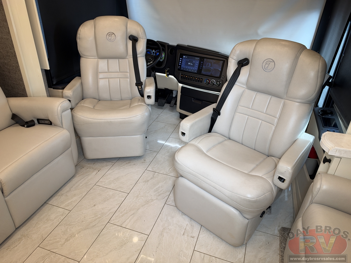 2022 Tiffin Motorhomes Allegro Bus Motorhome