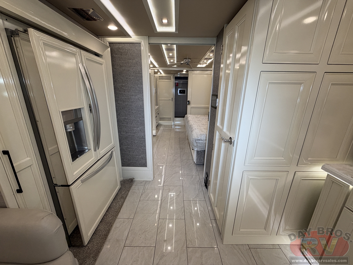 2022 Tiffin Motorhomes Allegro Bus Motorhome