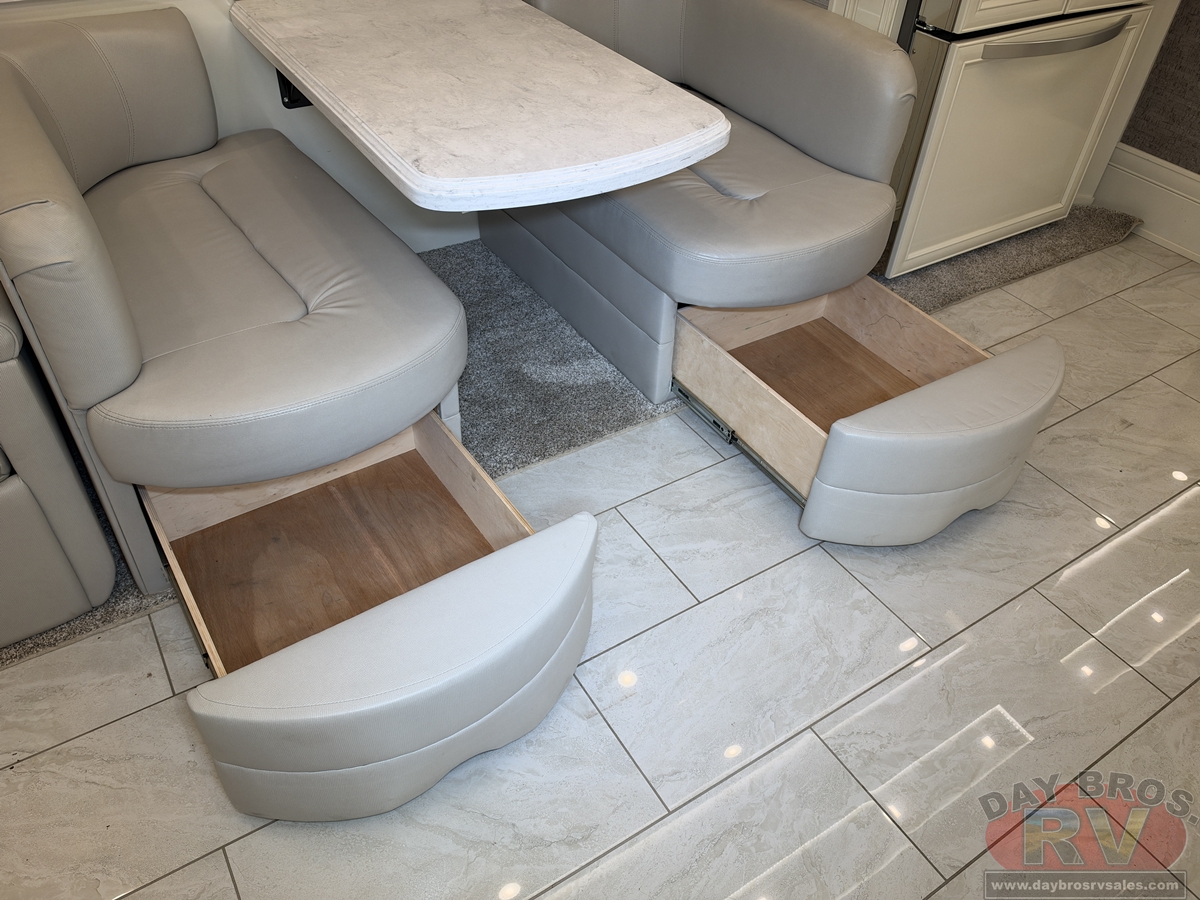 2022 Tiffin Motorhomes Allegro Bus Motorhome