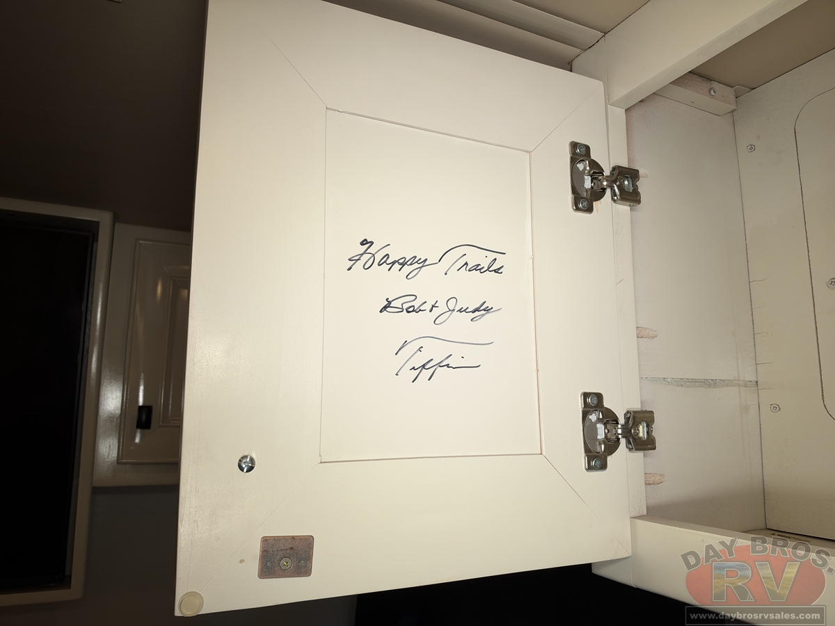2022 Tiffin Motorhomes Allegro Bus Motorhome
