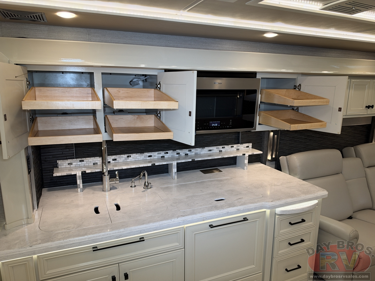 2022 Tiffin Motorhomes Allegro Bus Motorhome