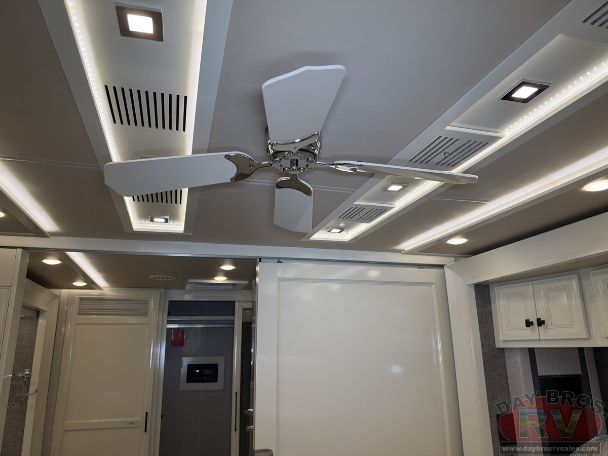 2022 Tiffin Motorhomes Allegro Bus Motorhome