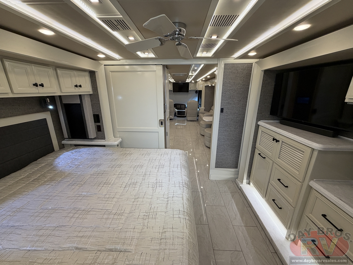 2022 Tiffin Motorhomes Allegro Bus Motorhome