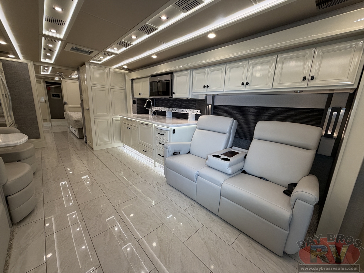2022 Tiffin Motorhomes Allegro Bus Motorhome