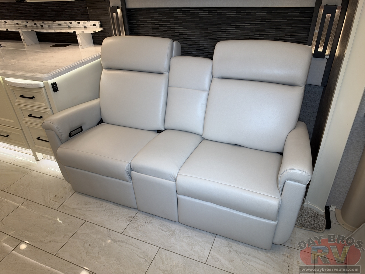 2022 Tiffin Motorhomes Allegro Bus Motorhome
