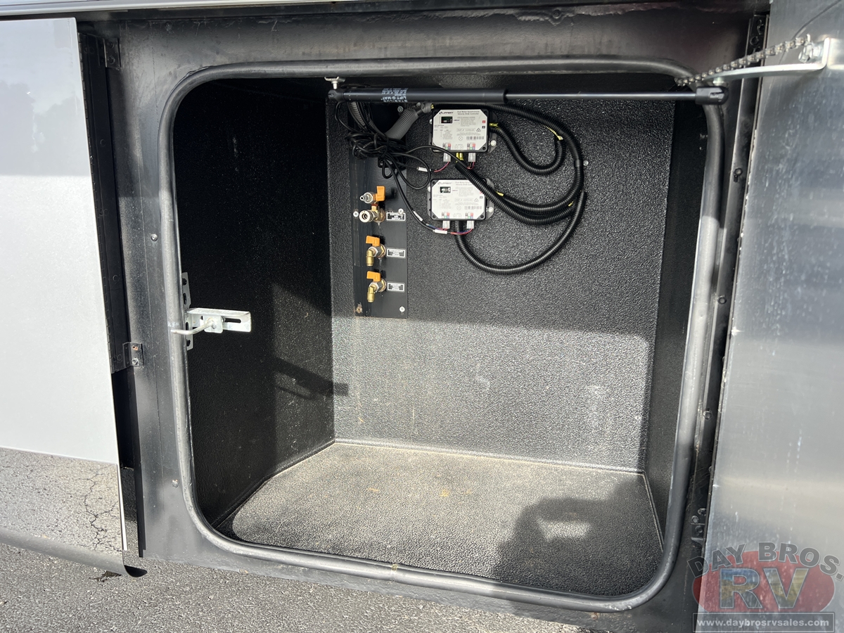 2022 Tiffin Motorhomes Allegro Bus Motorhome