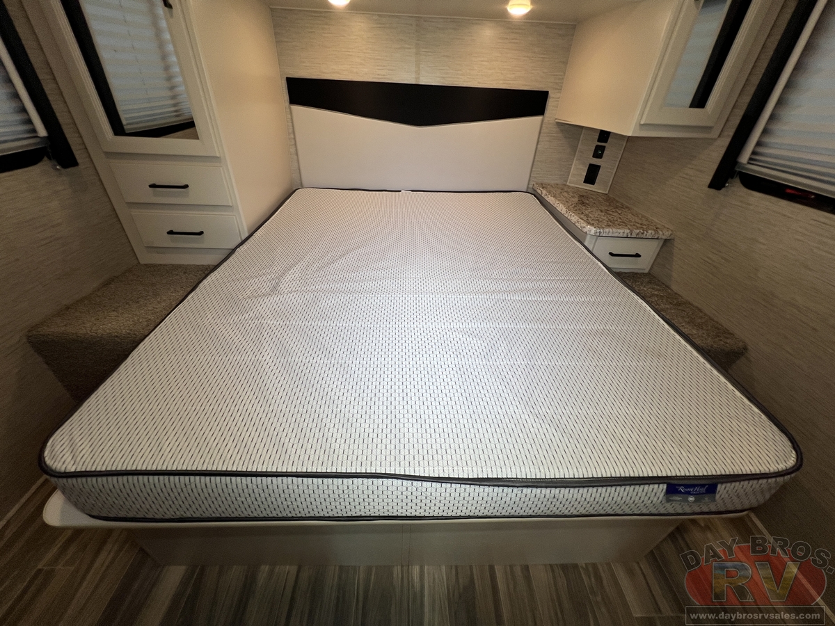 2023 Thor Motor Coach Freedom Elite Motorhome