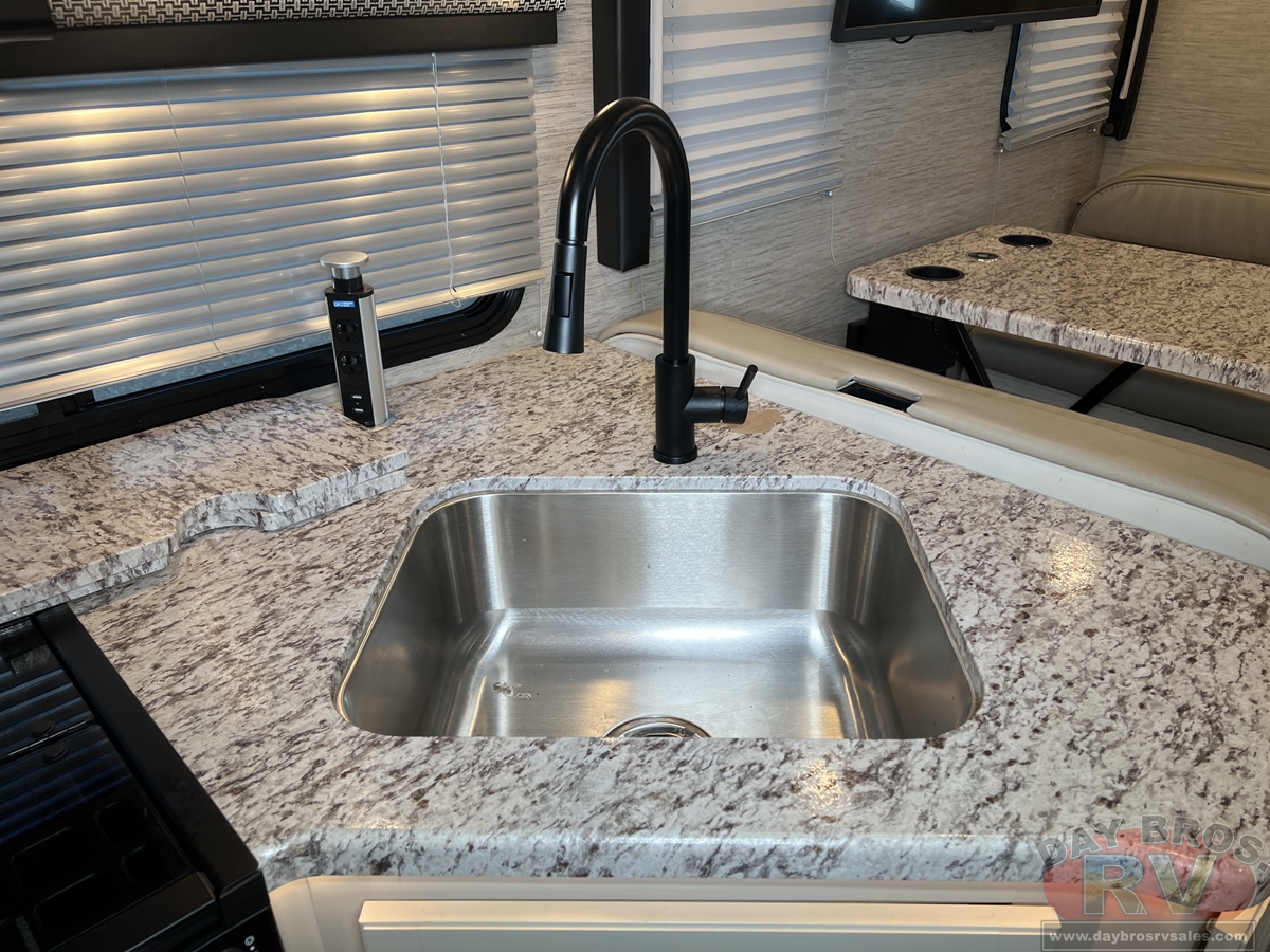 2023 Thor Motor Coach Freedom Elite Motorhome