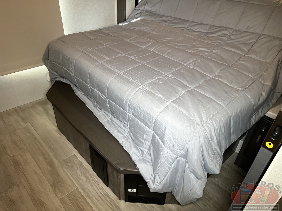 2025 Entegra Coach Accolade XL 37L Motorhome