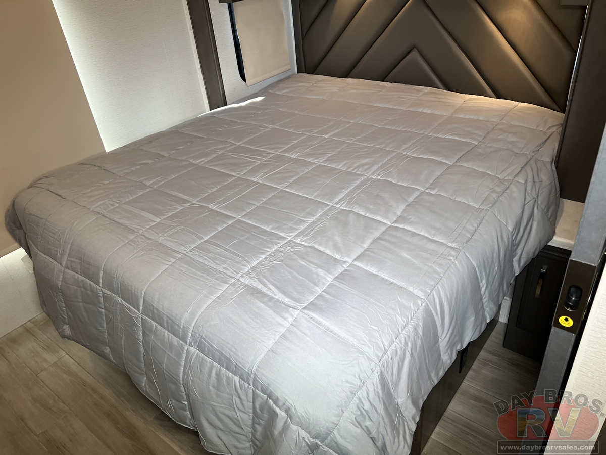 2025 Entegra Coach Accolade XL 37L Motorhome