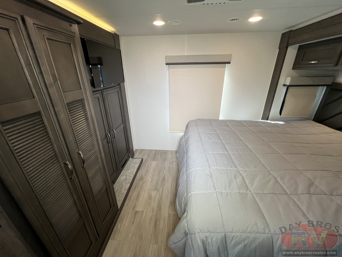 2025 Entegra Coach Accolade XL 37L Motorhome