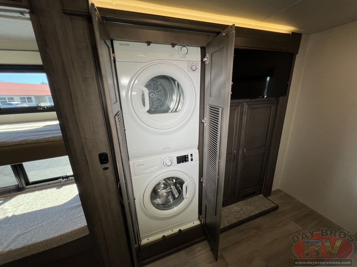2025 Entegra Coach Accolade XL 37L Motorhome
