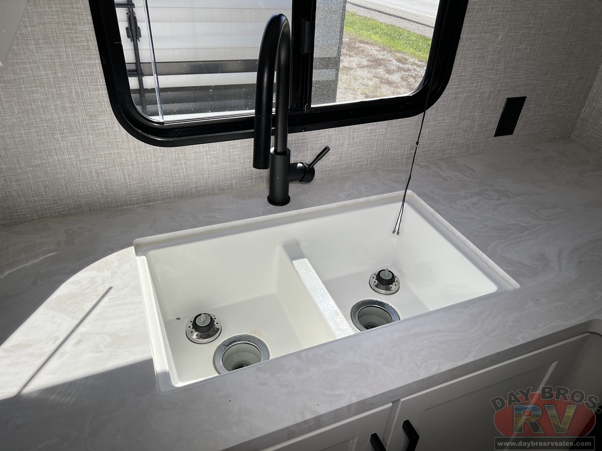 2025 Jayco Jay Flight SLX 290RKS Travel Trailer